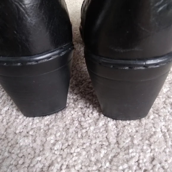 Women's Black Leather Boots - Picture 4 of 8